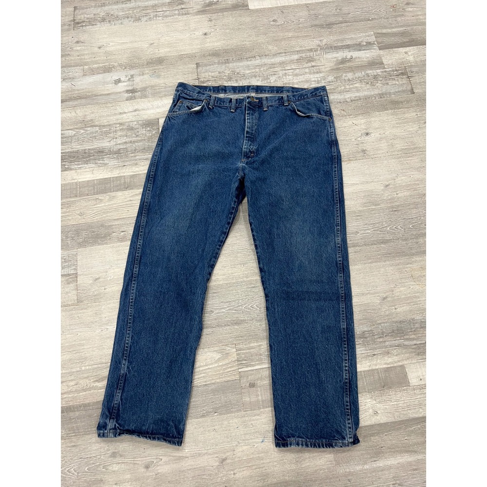 Wrangler Rugged Wear Mens 44x32 Medium Wash Straight Leg Denim Jeans 39902PW